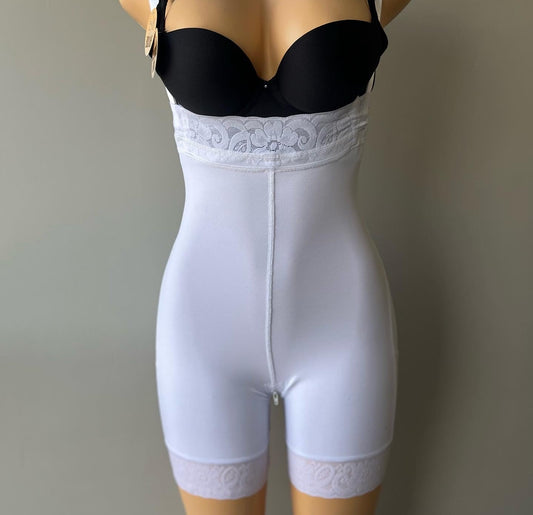 PLUS SIZE WHITE STRAPLESS WITH REMOVABLE STRAPS BOOTY LIFT