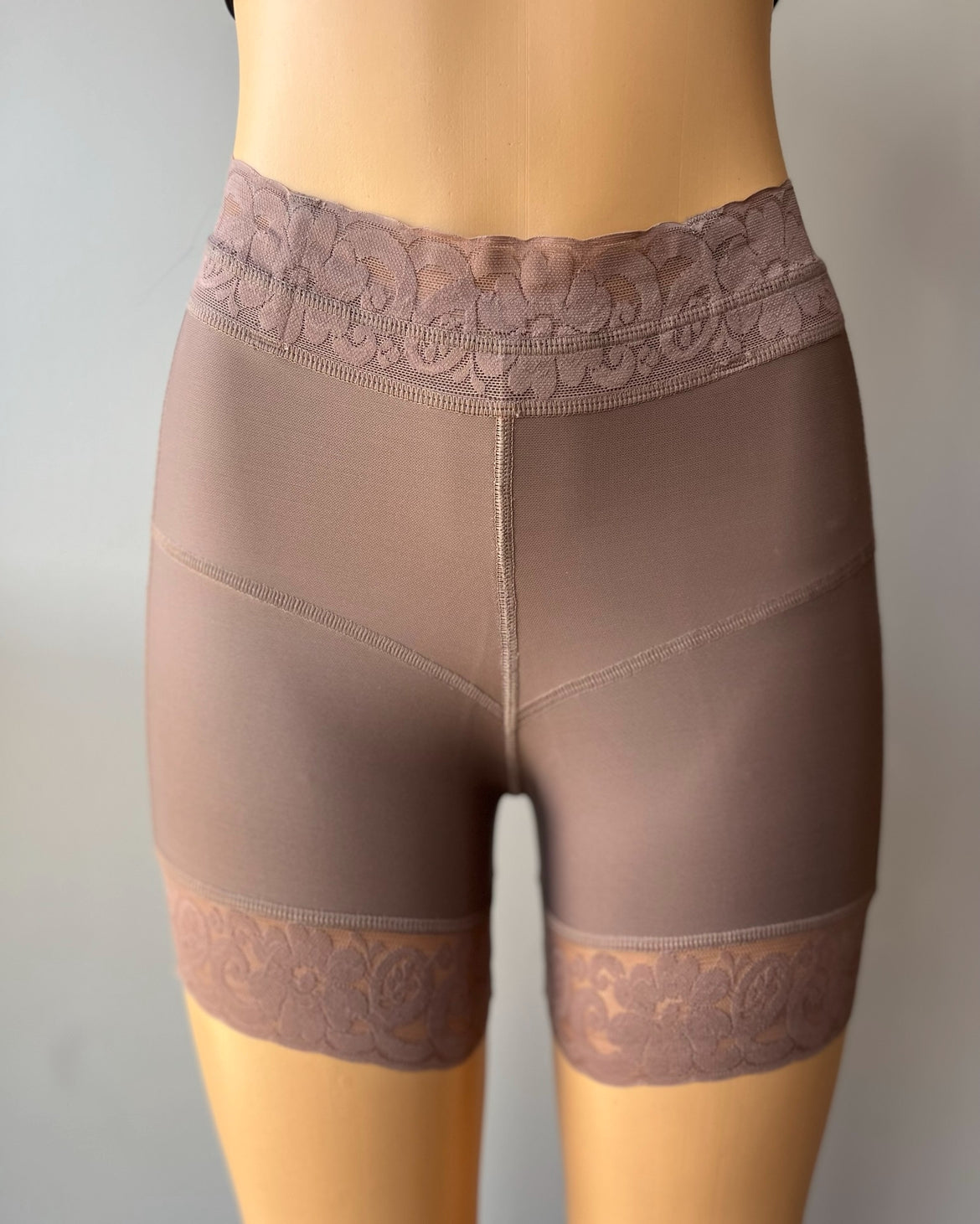 LUCIA Lace Higher compression shorts booty lift