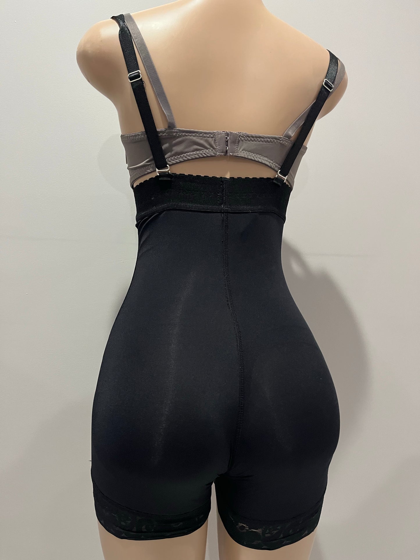 PRETTY 7091 Strapless Seamless Booty Lift Control Abdomen Colombian Shapewear